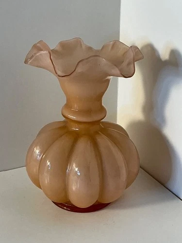 Vintage Fenton Glass pink melon Vase Art Glass peach flower Vase ruffled edging