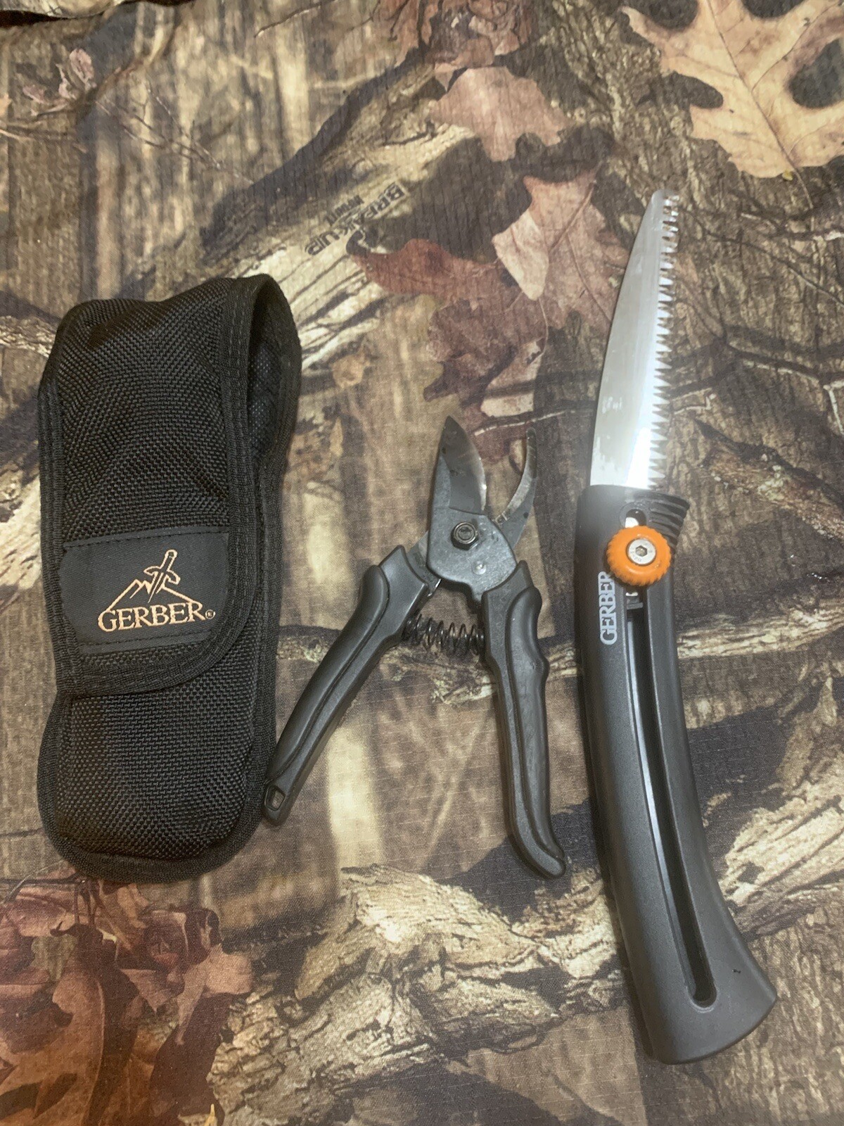 Gerber Fiskars Retractable Portable Hand Wood Saw and Pruning Sheers