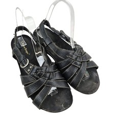 Sandalias Bare Traps Raylyn para mujer talla 7 cuero negro con tira trasera cómoda