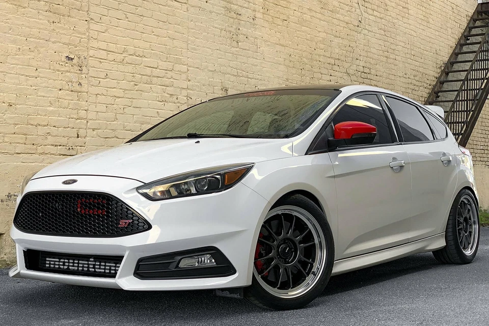 Llanta única de carbono Konig HYPERGRAM 18x8,5 (43, 5x108, 73,1) Foto 3 de 4