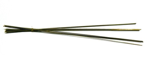Swiss-Made Jewelers Saw Blades #1/0 - 1 Dozen For Piercing & Sawing (Saw Frame Tool)