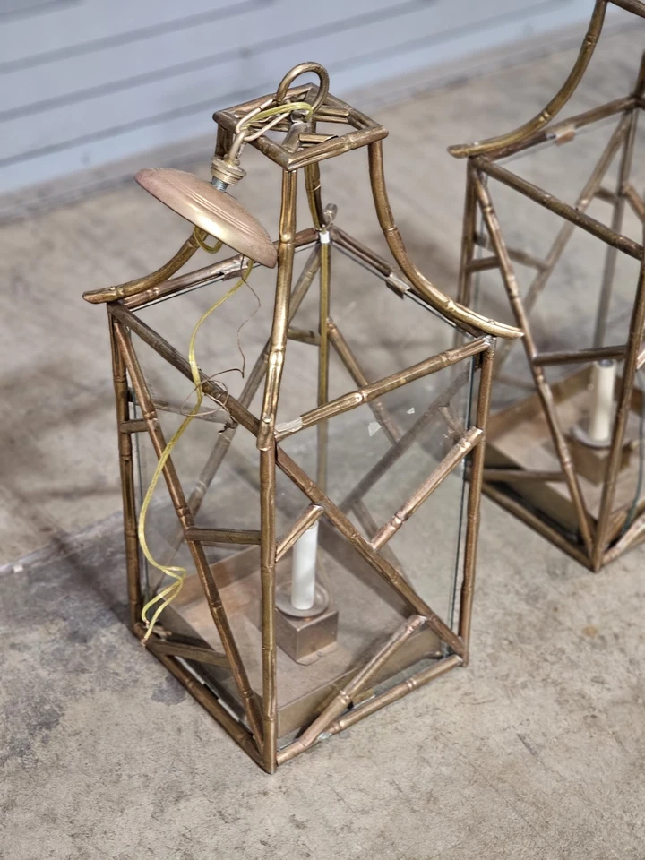 Par de linternas de pagoda de bambú de latón fundido de Vaughan Foto 3 de 4