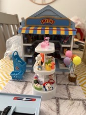 Negozio di giocattoli Sylvanian Families - OOAK - "Smyth Toys" tra cui mini giocattoli Zuru 