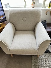 Single Seat Chair In Excellent Condition. Cream colour.