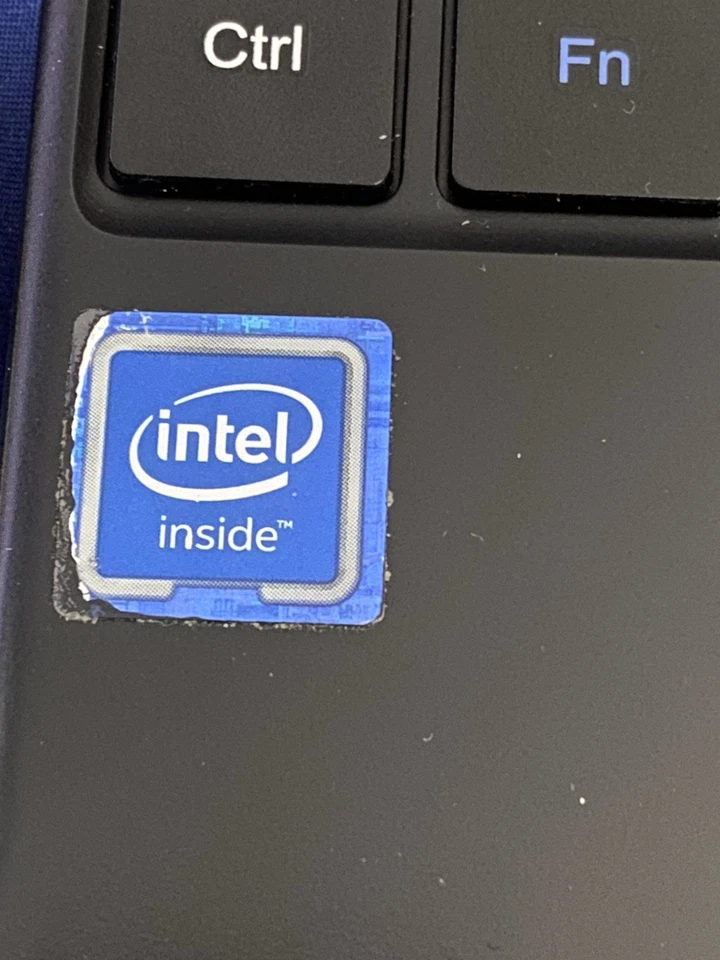 Evoo Laptop Ultra Thin 15.6 inch (256GB, Intel Core i7 6th Gen., 2.40GHz, 8GB) - Image 3 of 4