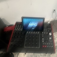 Akai MPC X Sampler  Sequencer Touchscreen 16 Pads MIDI USB SD Built-in Effects