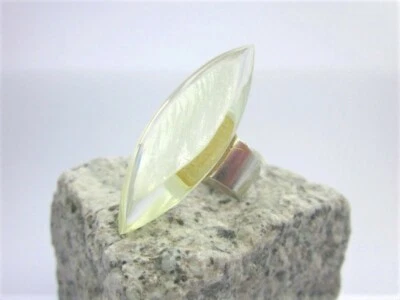 Toller Ring mit "KLAR" Ice spitz elegant Capiz Muschel in Harz von Culture Mix   - Bild 1 von 2