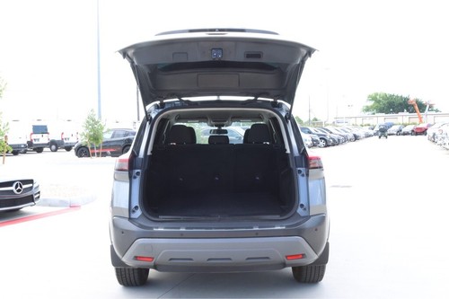 2021 NISSAN Rogue SV - Picture 6 of 29