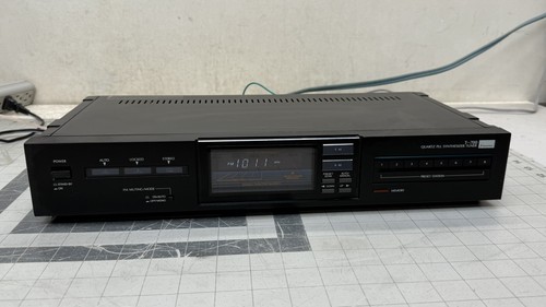 Vintage Sansui T-700 Quartz PLL Synthesizer AM/FM Stereo Tuner JAPAN WORKS GREAT