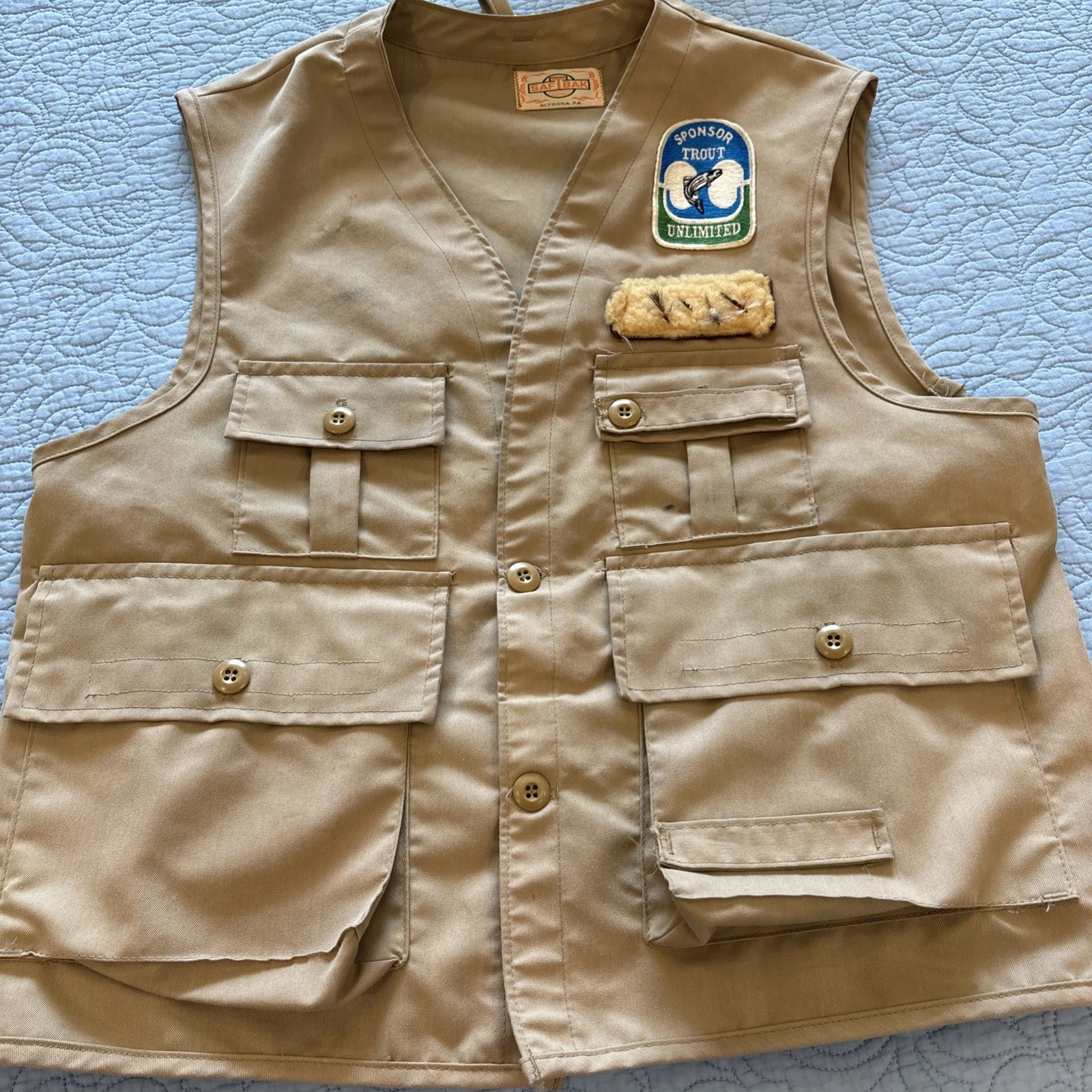 Vintage Saftbak Fishing Vest Size M/L Multiple Pockets Tan Trout Flyfishing