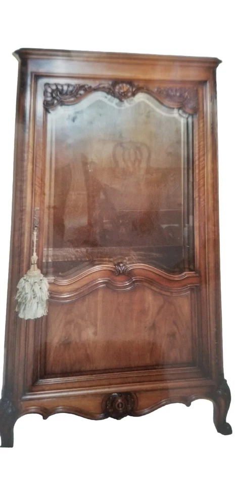 French Provincial Louis XV Walnut Vitrine Curio Cabinet C- 1890 Beautifully Carv - Image 2 of 4