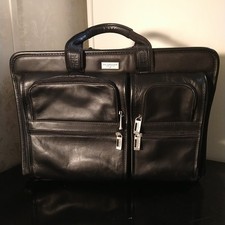 US Luggage NY Expand Briefcase Black Leather Laptop Portfolio Bag No Strap
