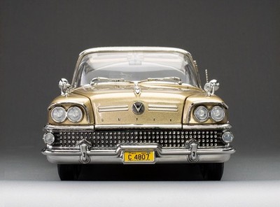 1958 Buick Limited Riviera Coupe Glacier White/Gold Mist in 1:18