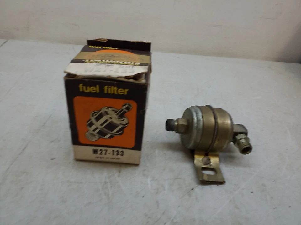 Filtro de combustible W27-133 Worldparts hecho en Japón filtro de combustible W27-133 Foto 2 de 3