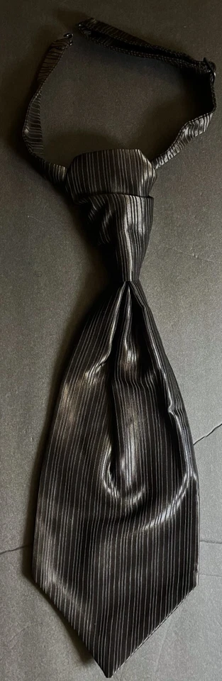 Gravata de casamento cetim preta L'UOMO DRINK pré-amarrada gravata Ascot plastron Itália - Imagem 2 de 4