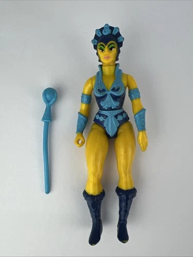 Vintage 1982 Evil Lyn Figure with Staff He-Man Masters of the Universe MOTU