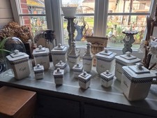 Série 12 Anciens Pot à épices + 1 vinaigre et huile Faience decor style lustucru