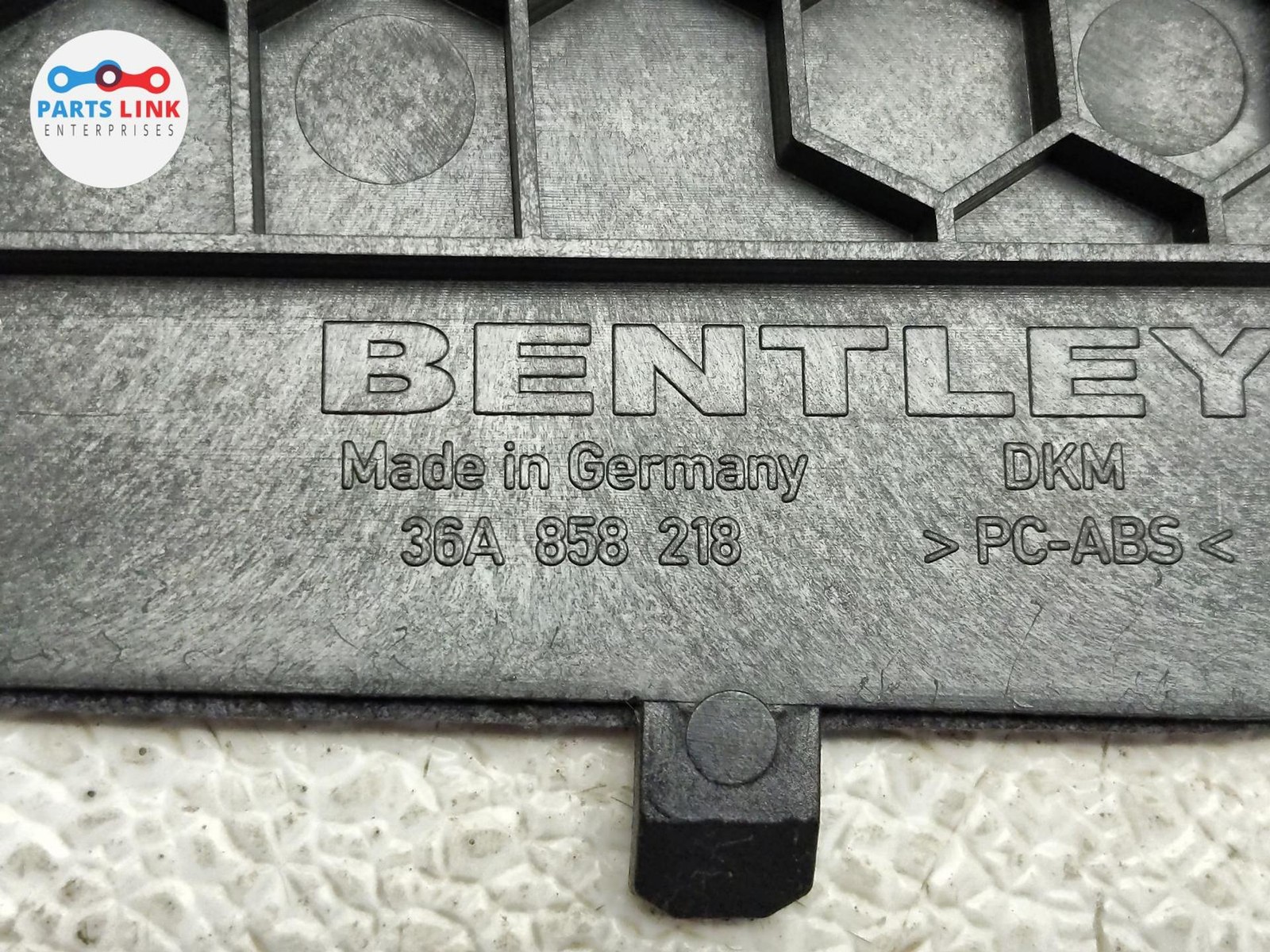 Bentley Bentayga 2016-2020 RIGHT Trim molding