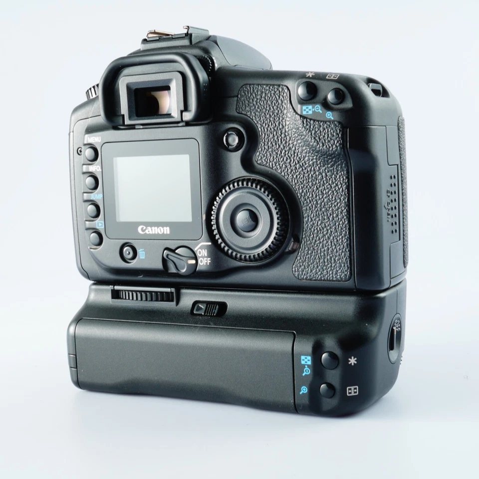 EX+5 Canon EOS 20D w/EF-S 18-55mm F3.5-5.6 II USM Lens , BG-E2 , BGM-E2 JAPAN - Image 2 of 4