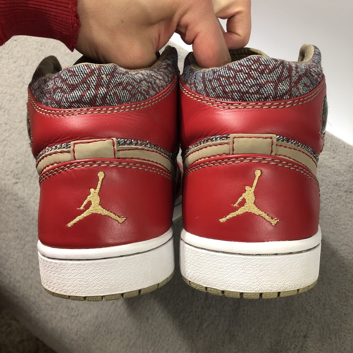 Jordan 1 Retro Levi's - Size 12 - 332083 435 - Pair #1778 Jordan 1 Retro Levi's - Size 12 - 332083 435 - Pair #1778