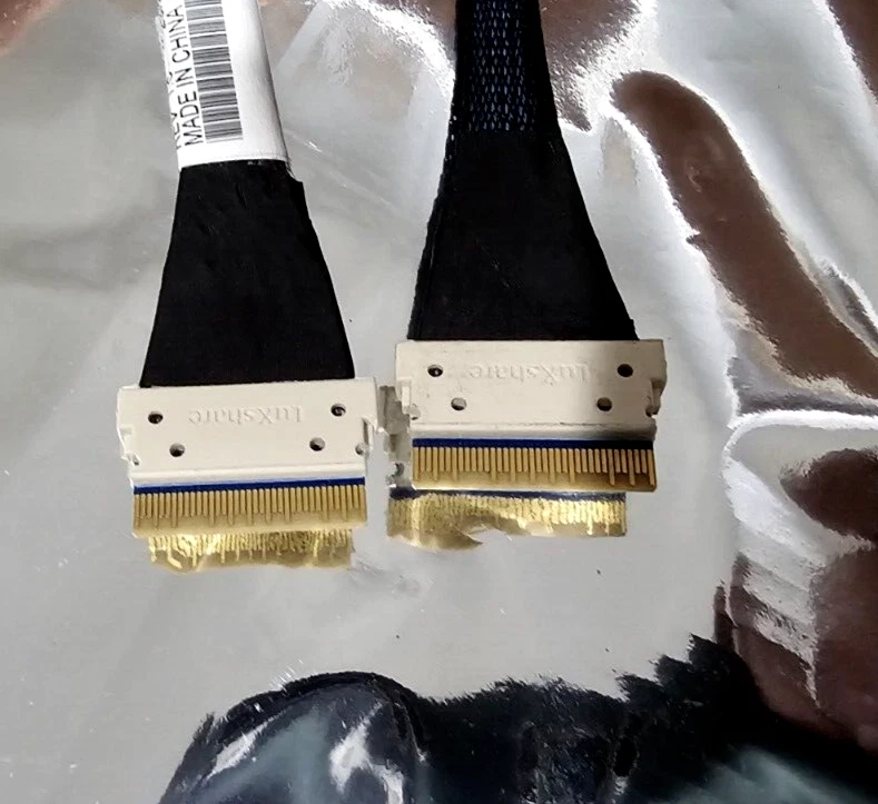 SUPER MICRO CBL-SAST-1265A-85 Cable REV 1.0 Slimline x8(STR) to Slimline x8(STR) - Image 2 of 4