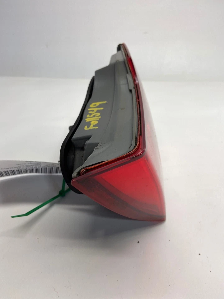 Conjunto de luz trasera derecha usada se adapta a: Kia Optima 2009 montada en tapa derecho grado A Foto 2 de 4