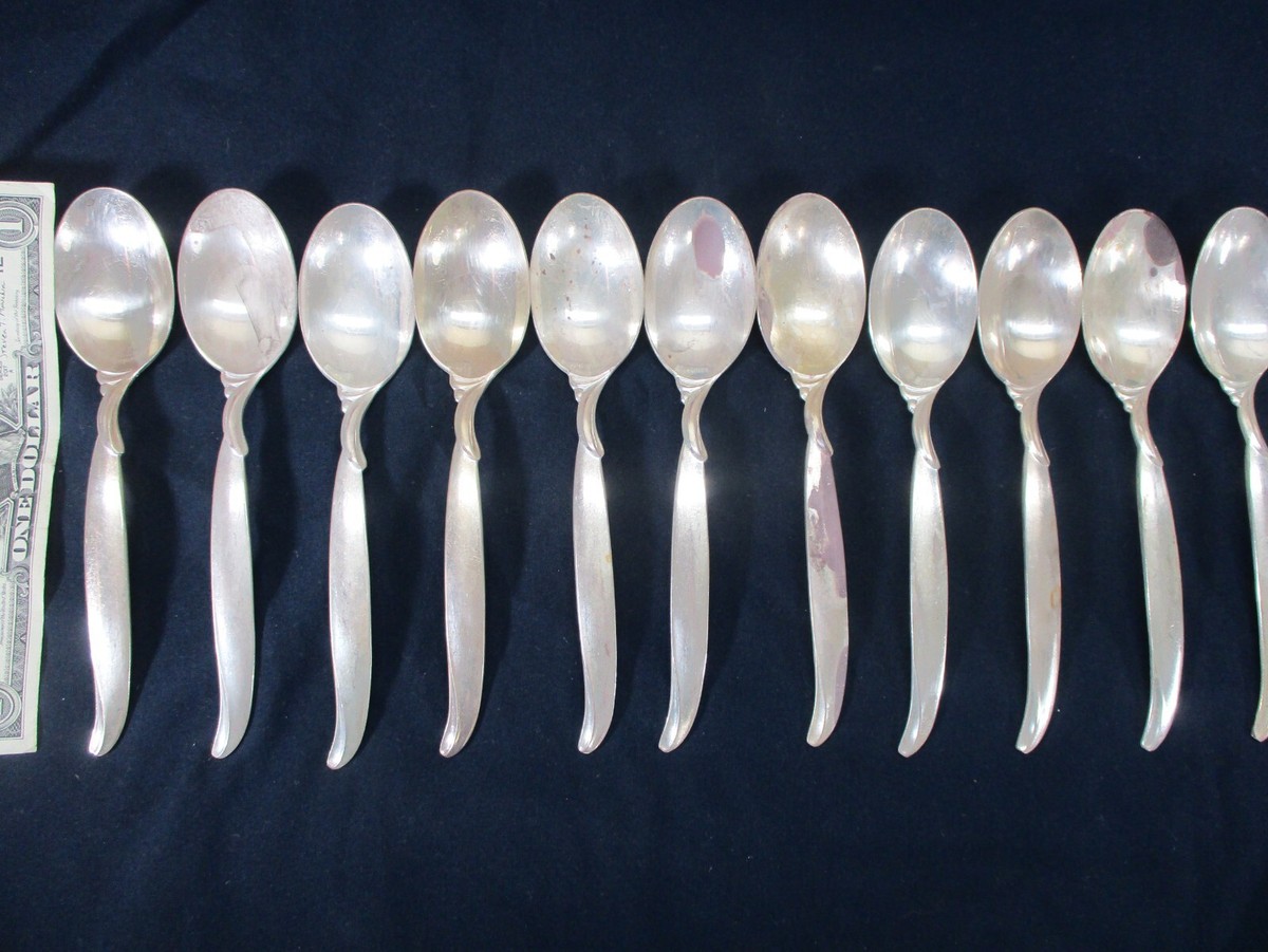 1947 Rogers Bros FLAIR 67 Piece Flatware Set International