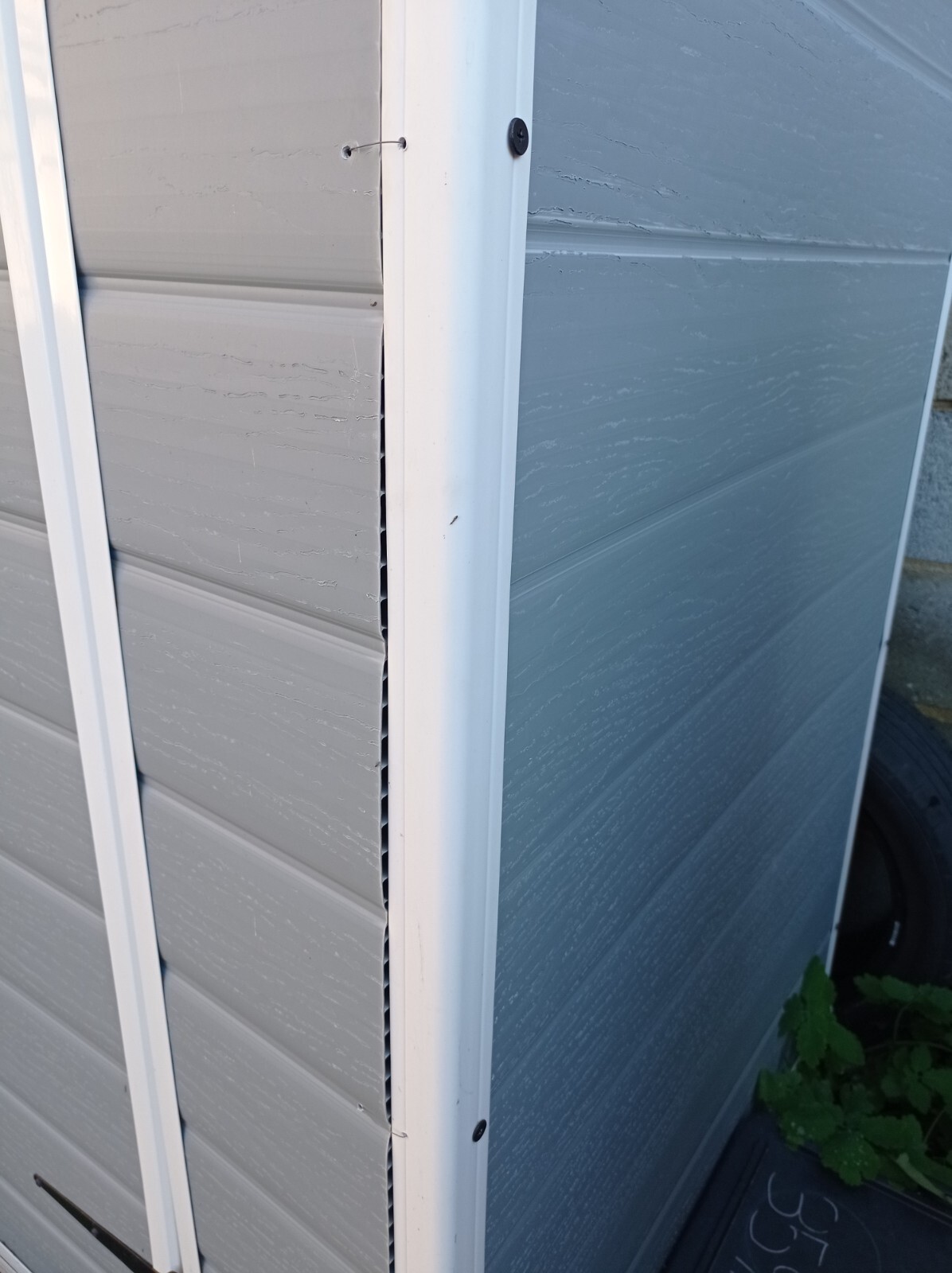 Keter Manor Outdoor Garden Storage Shed 4 x 3ft. Grey / Collection