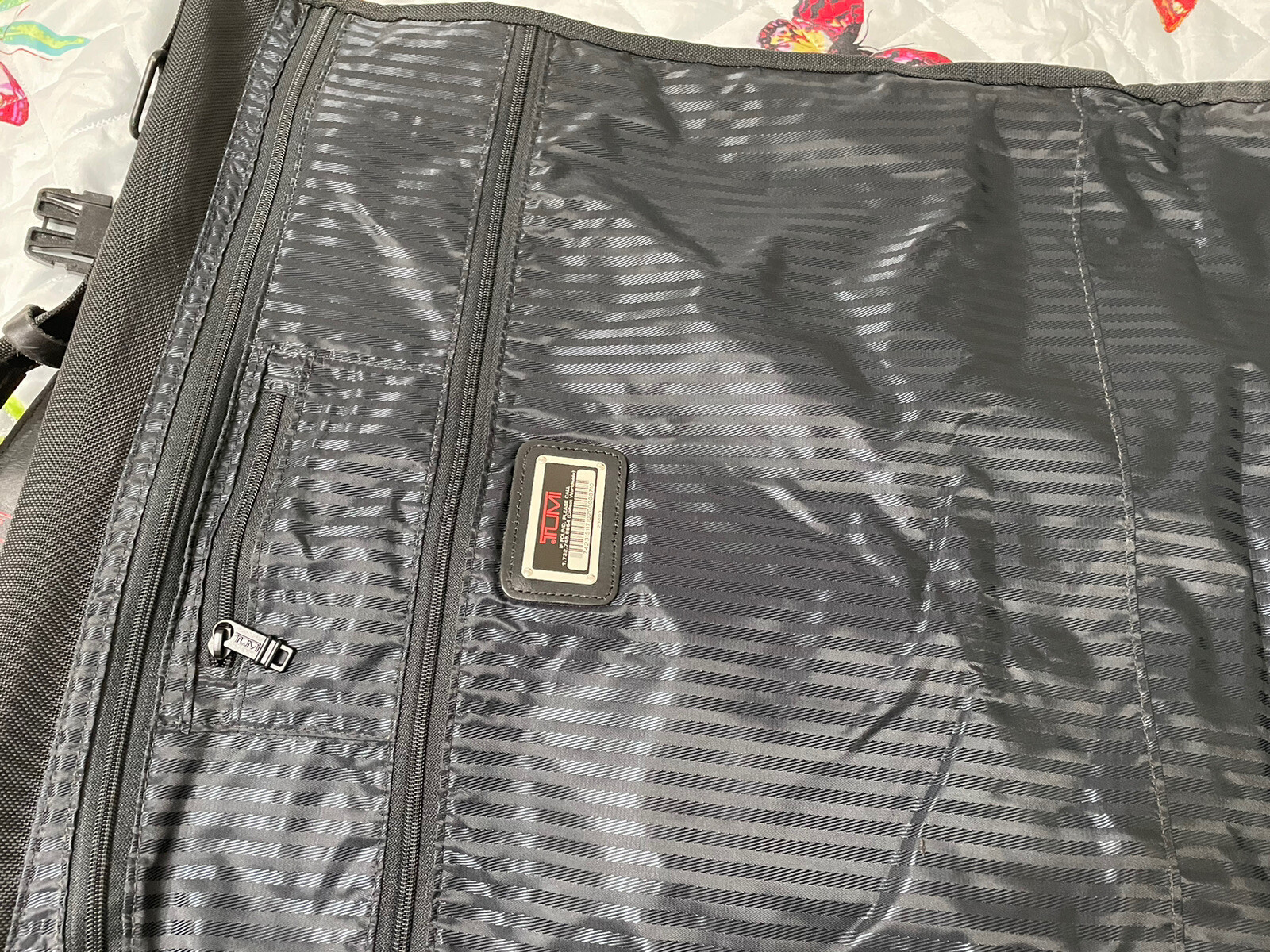 TUMI Ballistic Nylon Bifold Garment BagNICE Gem