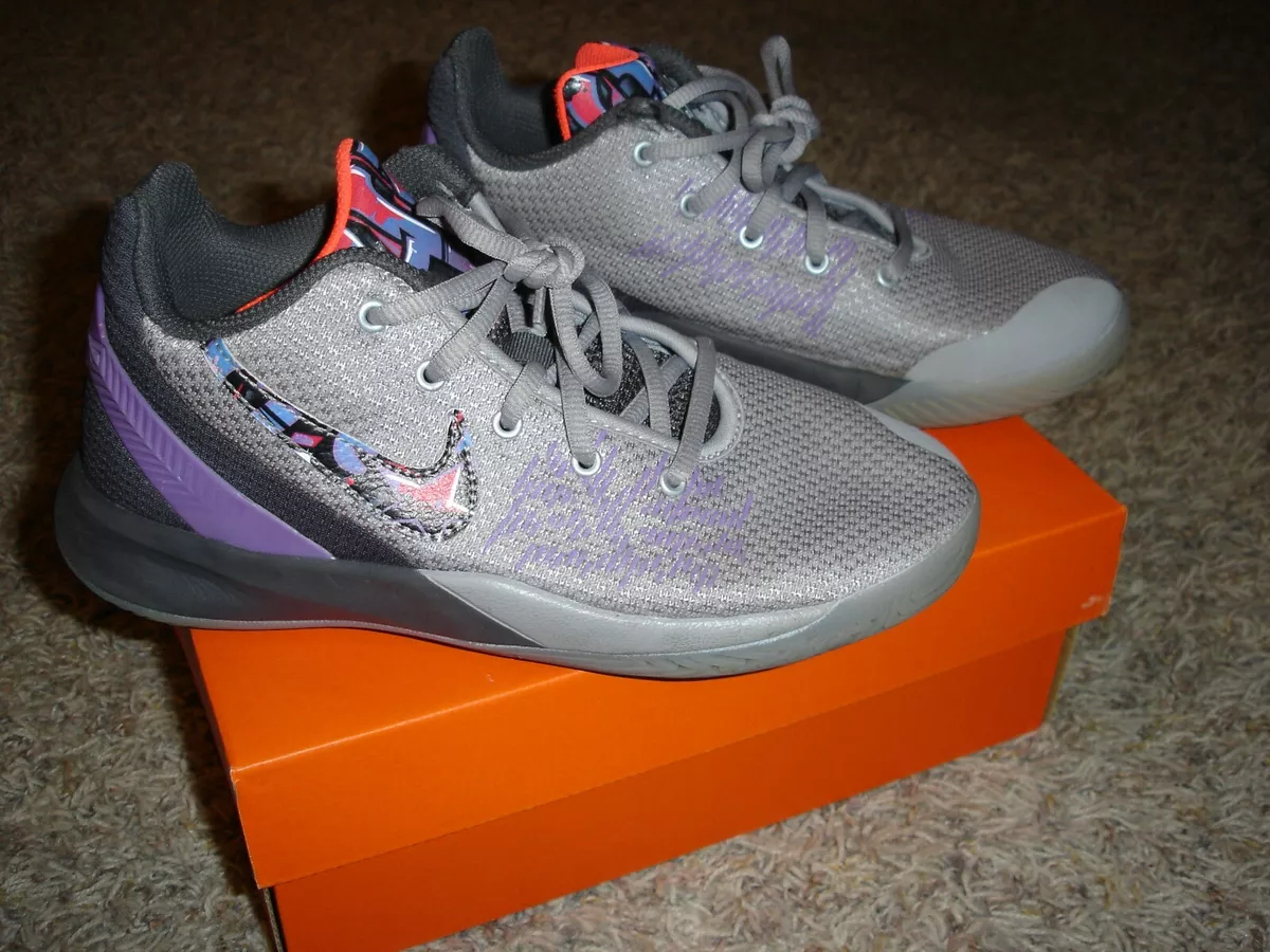 Nike Kyrie Irving Flytrap II 2 grey bright crimson basketball shoes 5Y in box