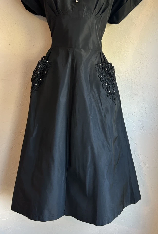 Vestido Acampanado Vintage Años 50 Vicky Vaughn Negro Tafetán Ajuste S Nuevo Look Reloj de Arena Foto 3 de 4