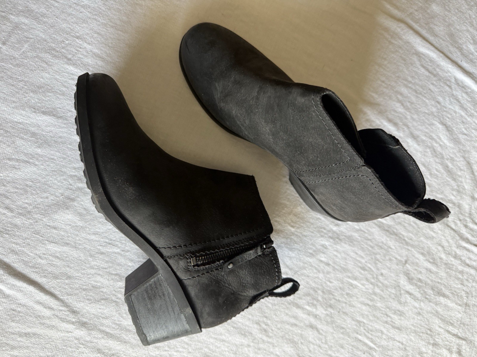 Women’s Teva Anaya Leather Zip Black Ankle Booties Size 9.5