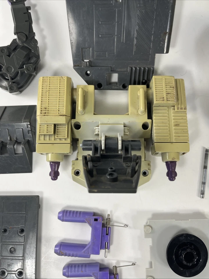 Transformers G1 1986 TRYPTICON Parts lot Purple Grey Head as is - Image 3 of 4