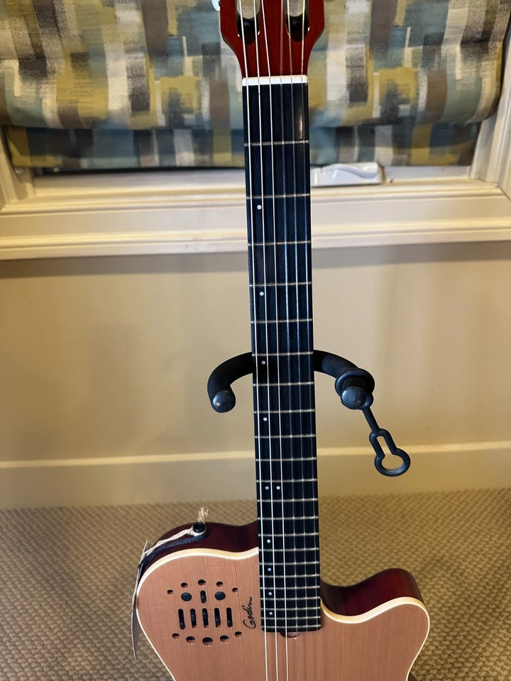 Guitarra eléctrica acústica natural Godin ACS-SA delgada de nailon con tapa de cedro Foto 3 de 4