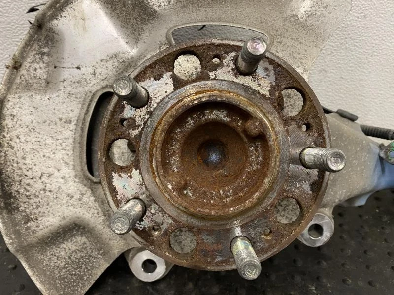 Hyundai Genesis SDN 2009-2014 conjunto de nudillos de husillo de conductor delantero izquierdo fabricante original Foto 2 de 4