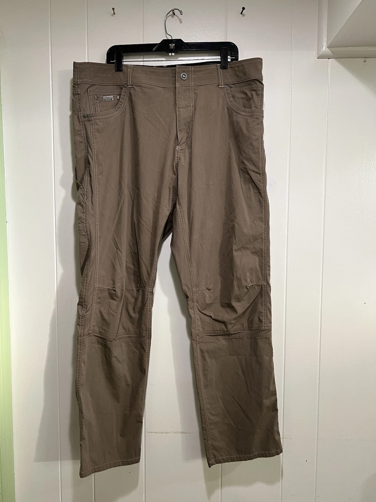 Kuhl Men's Radikl Brown Chino Pants Size 40x32 Outdoor Hiking Stretch 5 Pocket