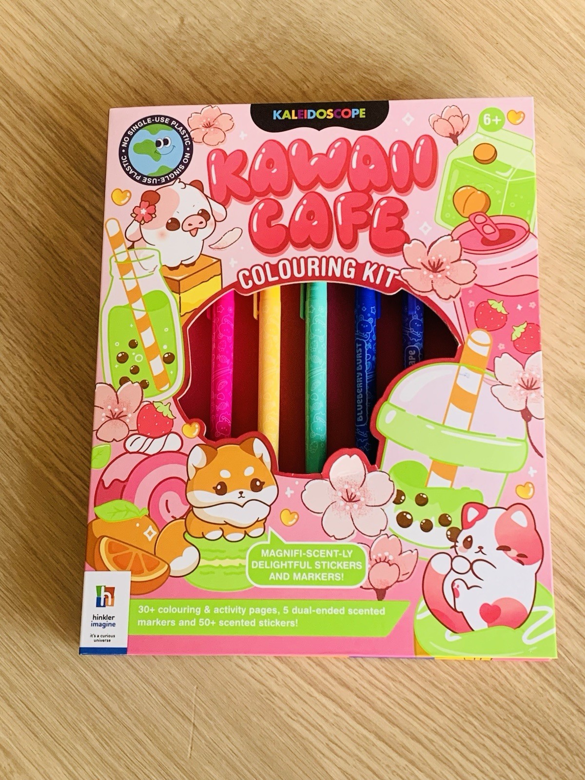 Kaleidoscope: Colouring Kit Kawaii Cafe