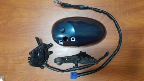 GM 25627693 LH Outside Rear View Mirror PARTS ONLY, Fits 1995-1997 Buick Riviera