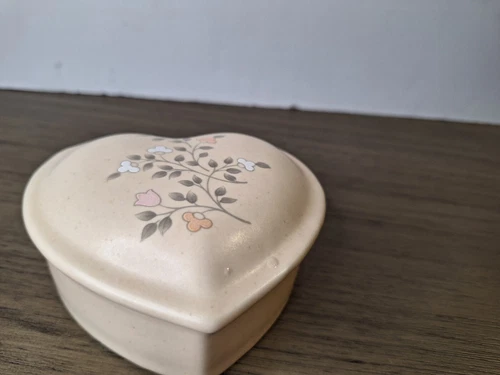 Vintage PFALTZGRAFF Heart Shape Trinket Box Ivory Cream Floral Cassic Design