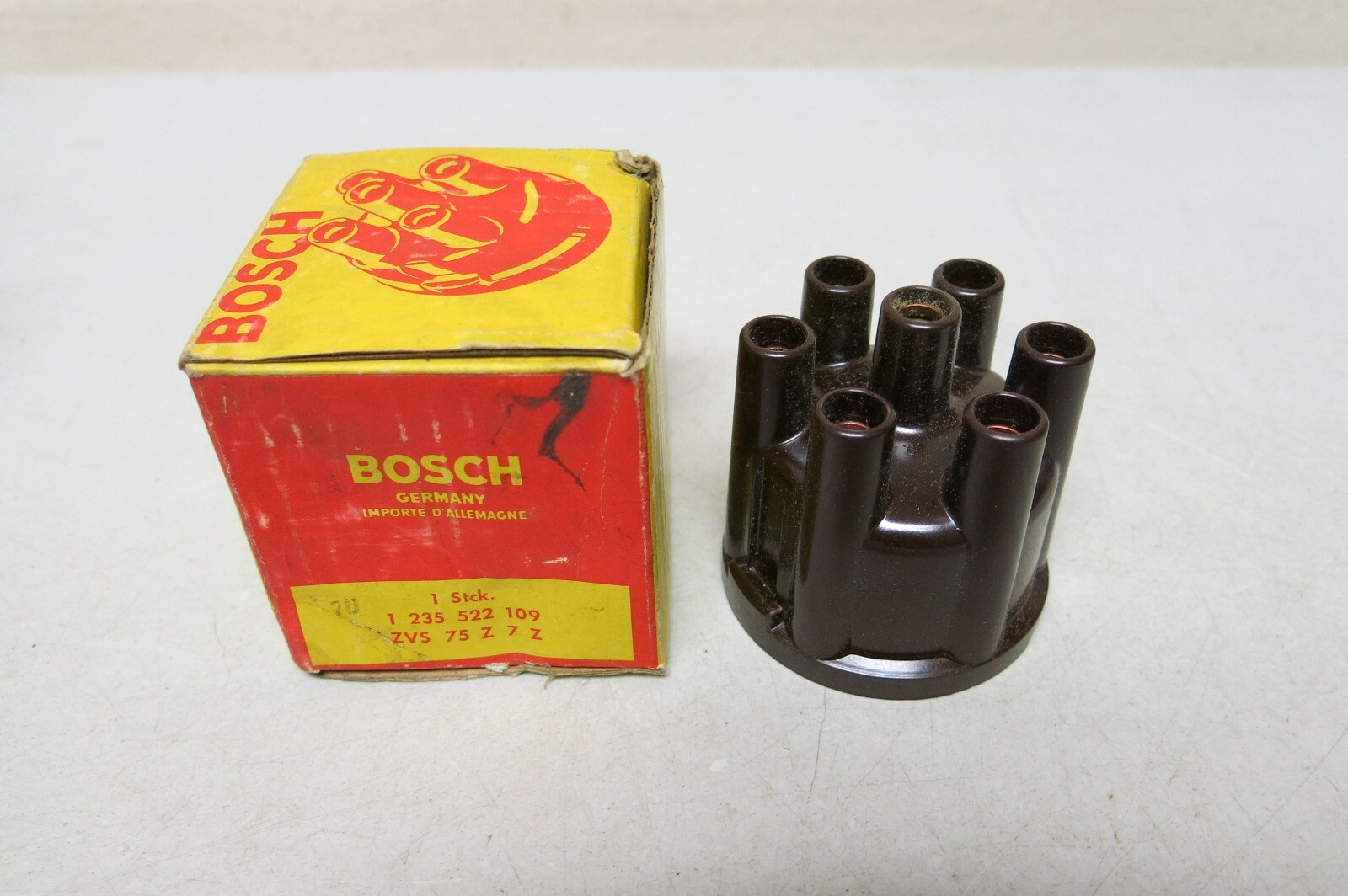 Vintage Bosch Distributor Cap fits 1965-1977 Porsche 911 (1 235 522 109)