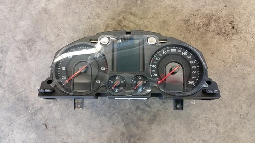 VW Passat 3C Tacho Kombiinstrument 3C0920871E