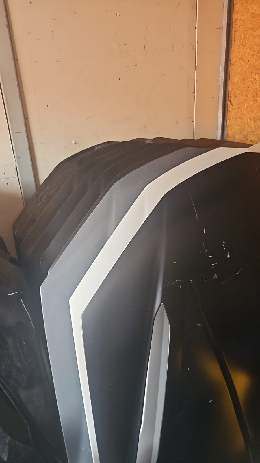 2023 lamborghini urus hood