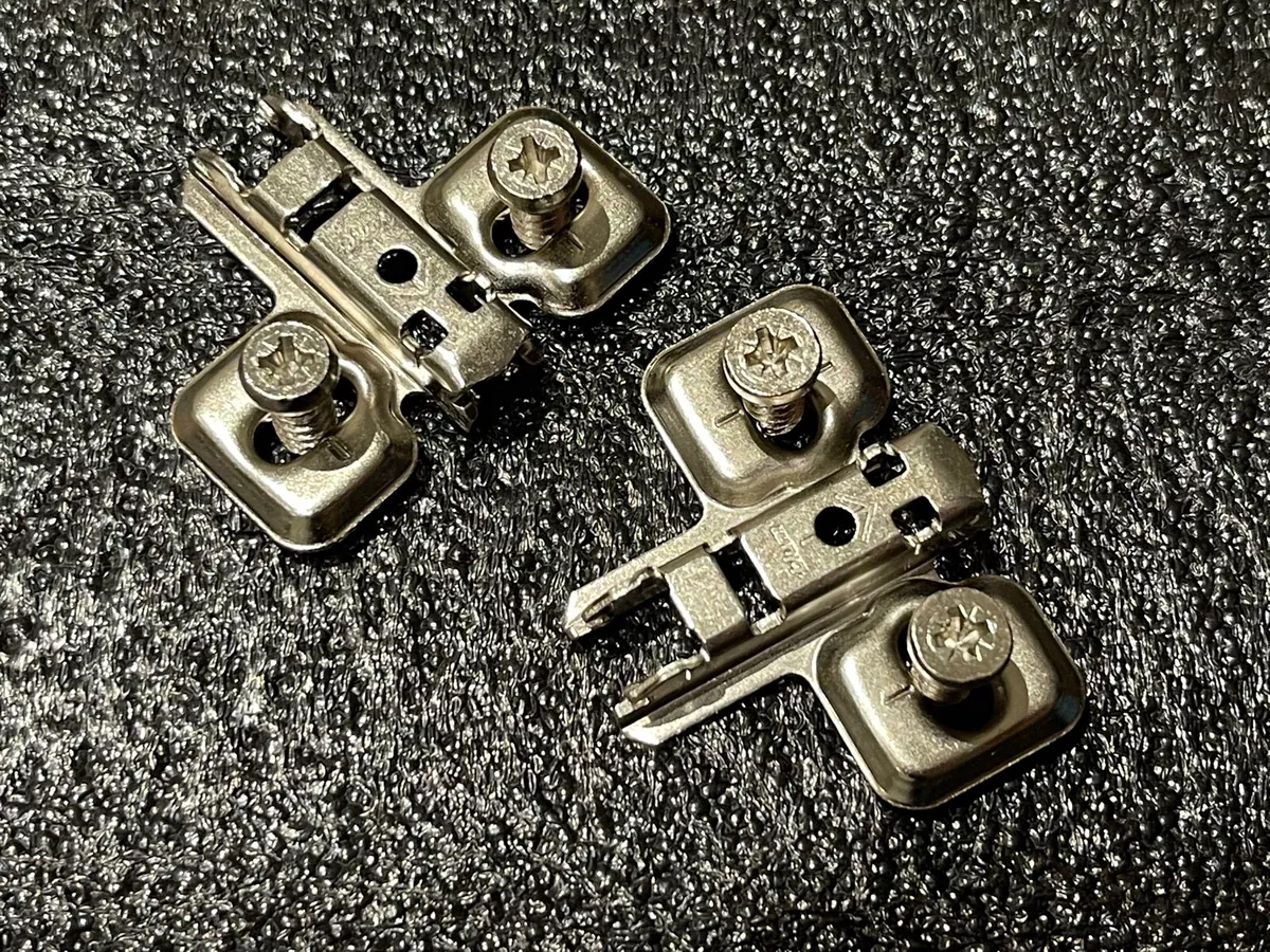 8 x Blum Hinges Plate For IKEA PAX 18mm Frame Standard Size With Screw