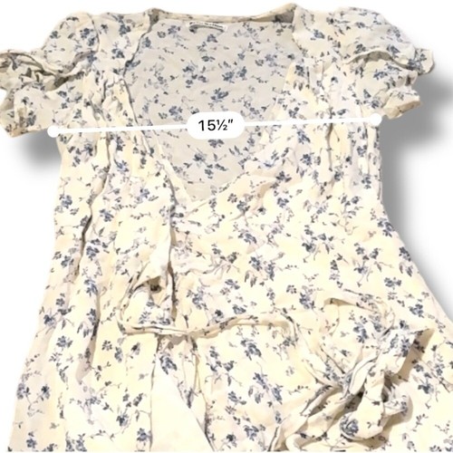 Mini Vestido Reformation Ellwood Manga Corta Envolvente en Sinead Blanco Azul Floral M - Imagen 9 de 10