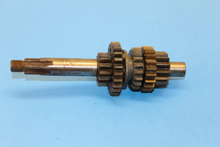 NOS YAMAHA 1969 L5T TRANSMISSION MAIN AXLE ASSEMBLY PART# 234-17401-00-00 - Image 2 of 4