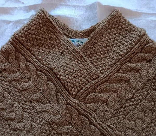 Brown Green Aran Crafts Ireland Merino Wool Poncho Shawl Sweater Cable Knit S/M