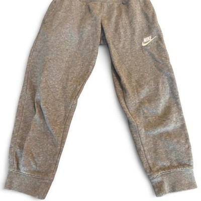 Youth XS- best for a 7/8- nike sweats