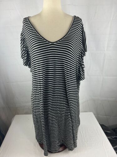 Women’s Time and Tru Striped Short Sleeve Maternity T-Shirt Size XXL (20) EUC