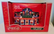 COCA COLA TOWN SQUARE FIBER OPTIC GINNY'S DINER 1ST EDITION  2002 1 YEAR RELEASE