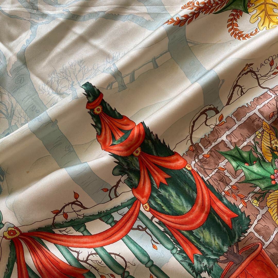 GUCCI シルク100%スカーフ レトロ 希少レアGUCCI グッチ シルク100% イタリア製 ヴィンテージ大判